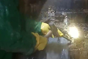 中卫消防水池堵漏施工视频